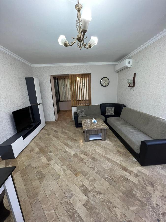 Apartment In Yerevan On Abovyan Street,Centre Exterior foto